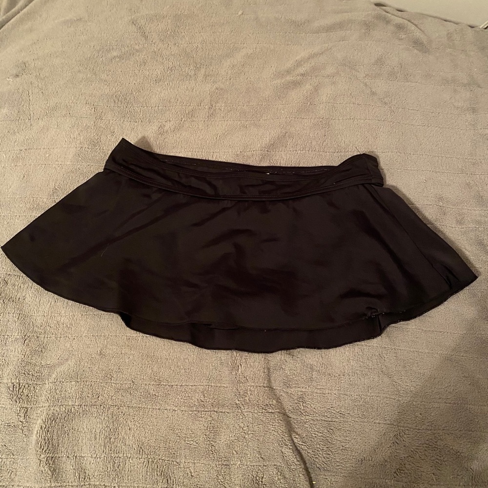 BLACK SWIM SKIRT